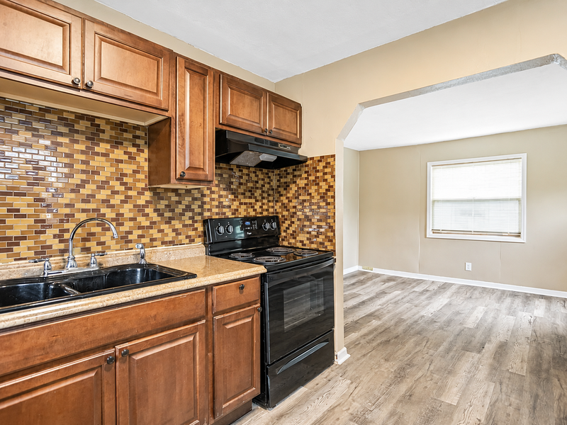 2552 27th Ave N - Photo 6 of 33