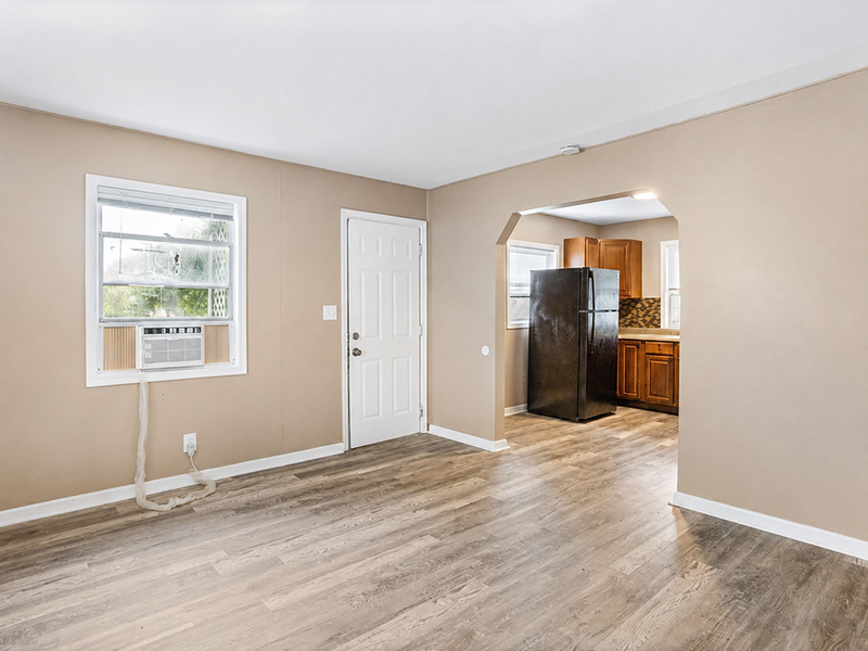 2552 27th Ave N - Photo 7 of 33