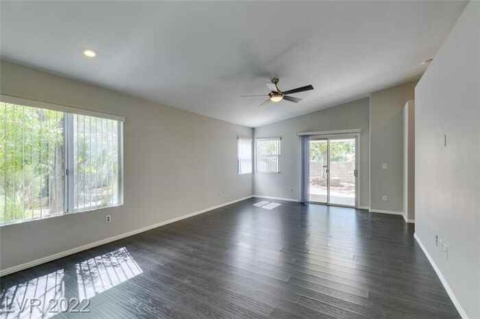 279 Deerleap Cir - Photo 3 of 31
