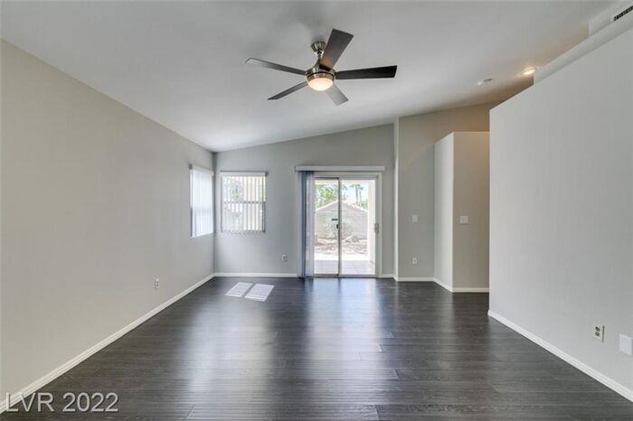 279 Deerleap Cir - Photo 5 of 31