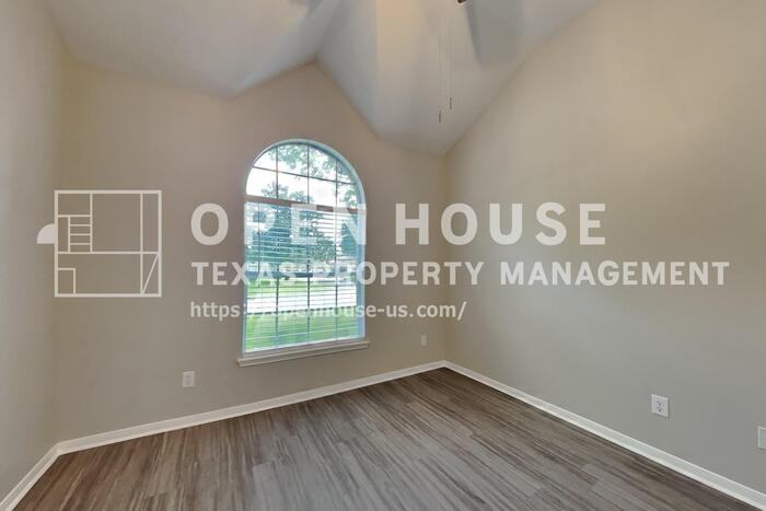 1622 Sandy Park Dr - Photo 4 of 21