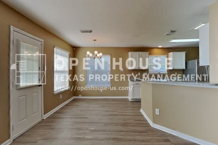 2807 Burgess Hill Ct - Photo 6 of 20