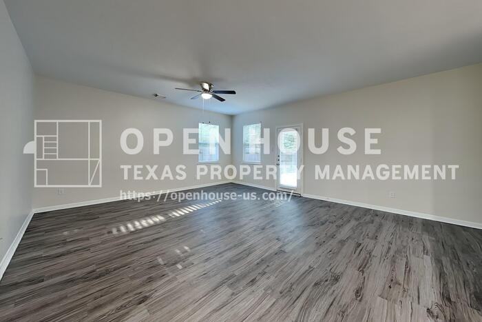 17906 Magenta Springs Dr - Photo 4 of 21
