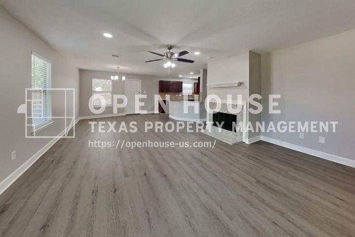 7718 Balsam Crossing Ln - Photo 4 of 20