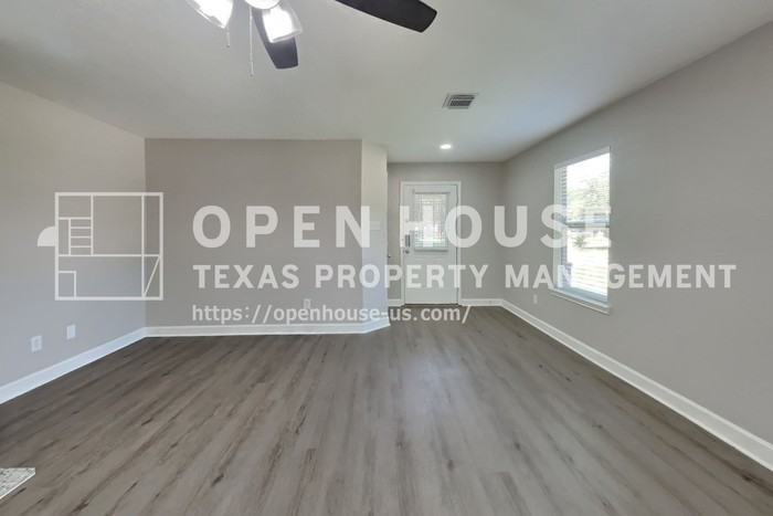 7718 Balsam Crossing Ln - Photo 5 of 20
