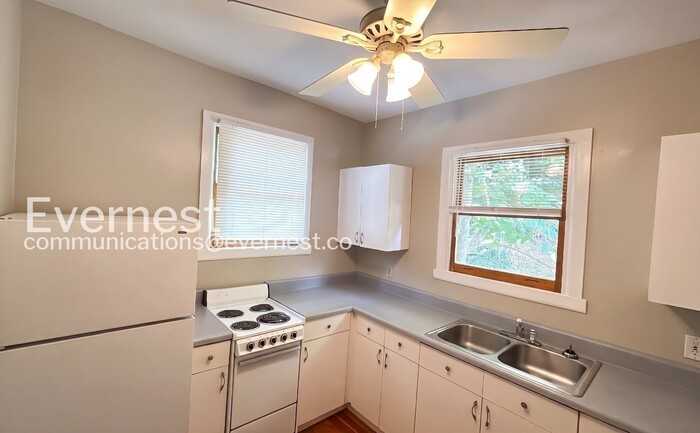 318 Tremont St #3 - Photo 3 of 17