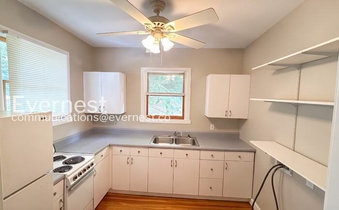 318 Tremont St #3 - Photo 4 of 17