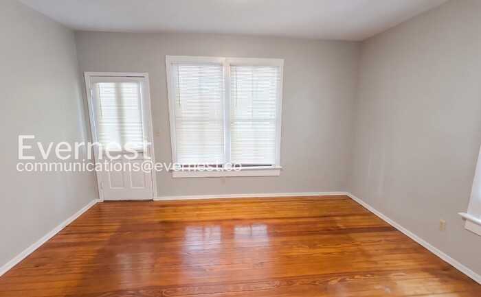 318 Tremont St #3 - Photo 5 of 17