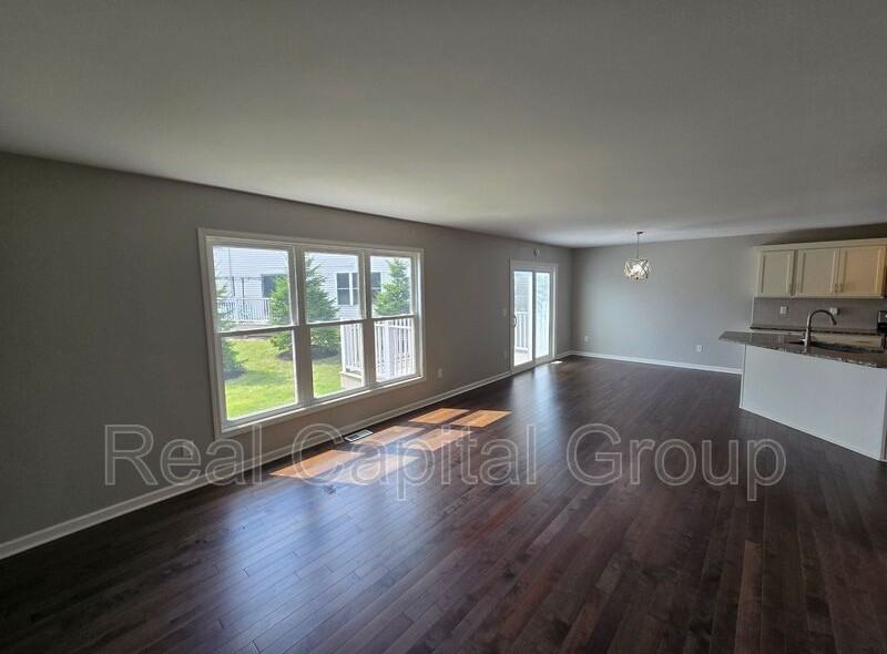 2 Old Tower Ln #C - Photo 5 of 27