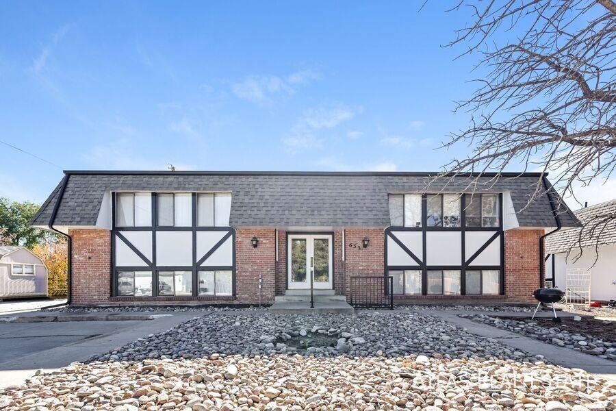 632 South Street - Photo 2 of 15