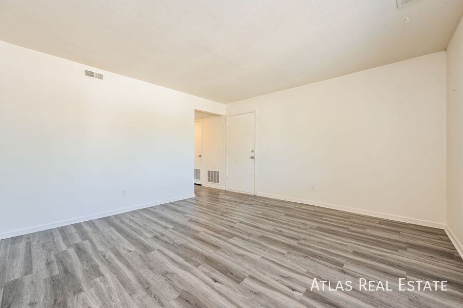 632 South Street - Photo 5 of 15