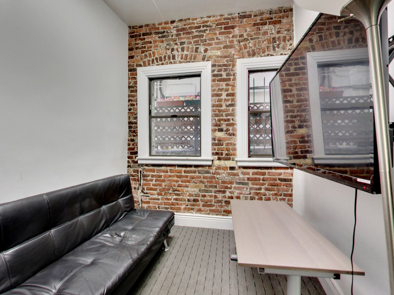 1010 Bush Street - Photo 4 of 11