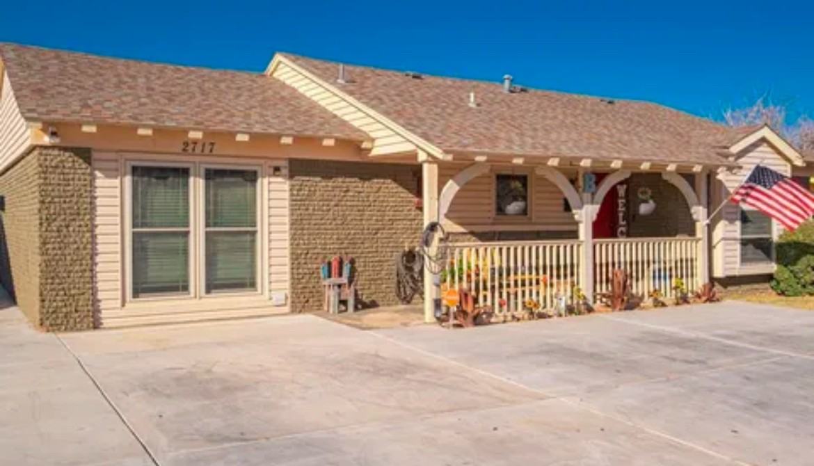 2717 Beechwood St #2717 - Photo 2 of 23
