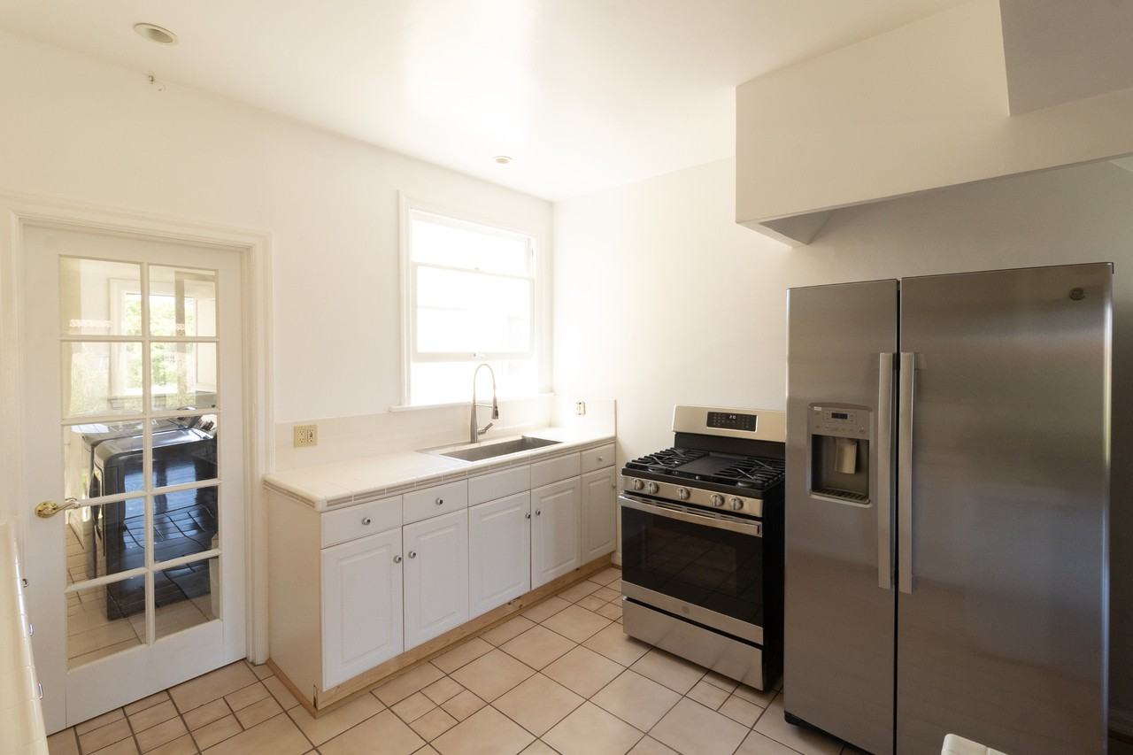 1105 S Cloverdale Ave #NA - Photo 7 of 21