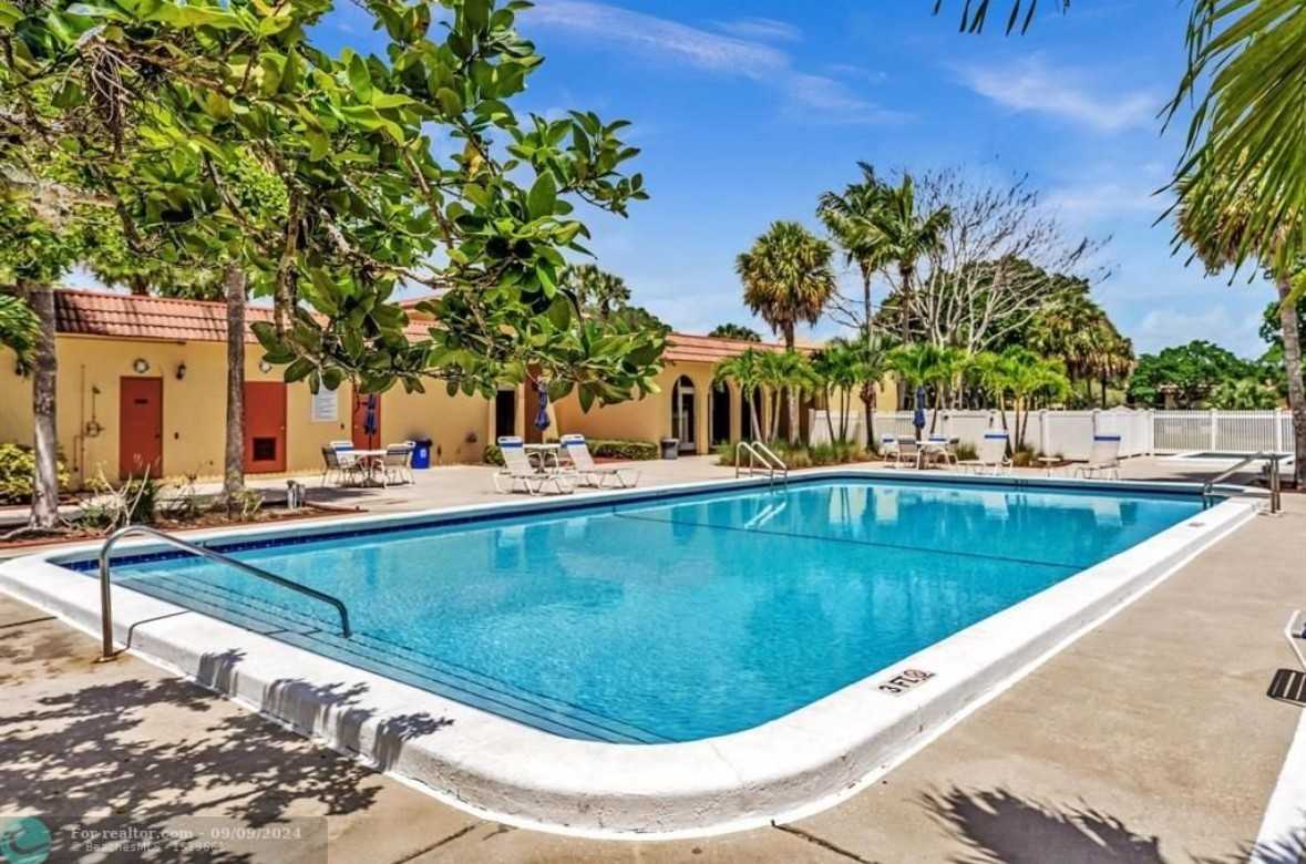 830 Sw 9th Street Cir #201