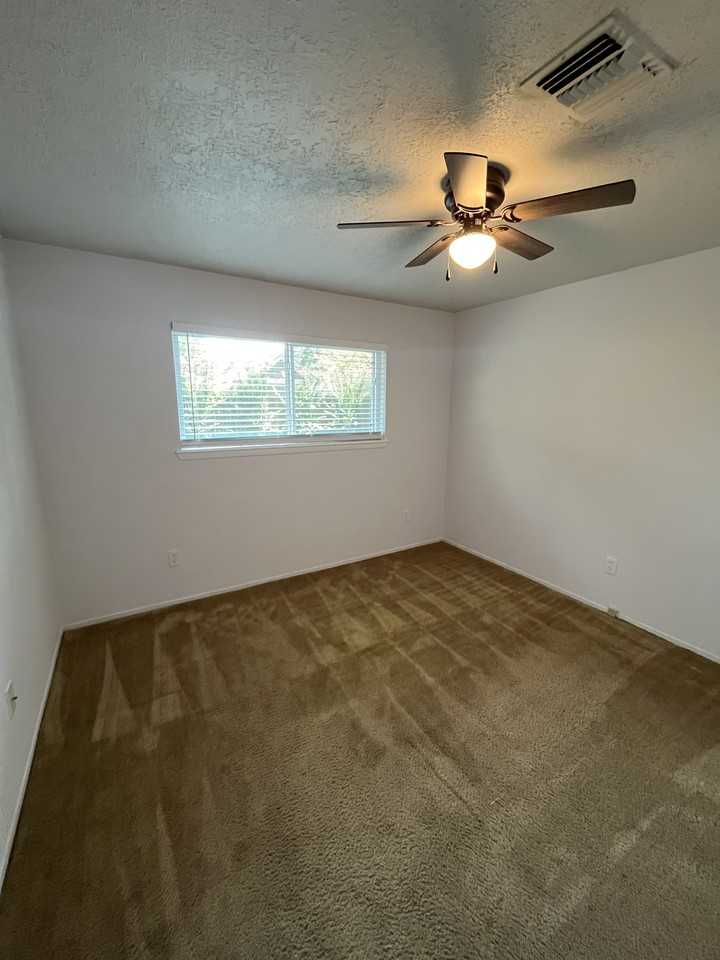 1712 Lindy Ln #NA - Photo 7 of 16