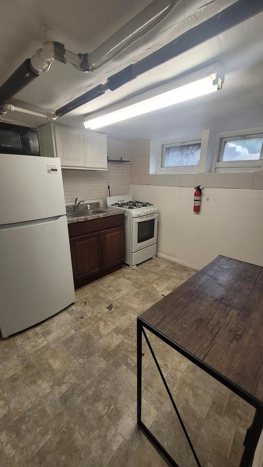 1212 Central Ave #A - Photo 7 of 8