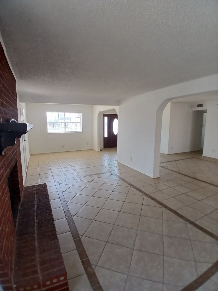 10309 Wilshire Dr #NA - Photo 2 of 12