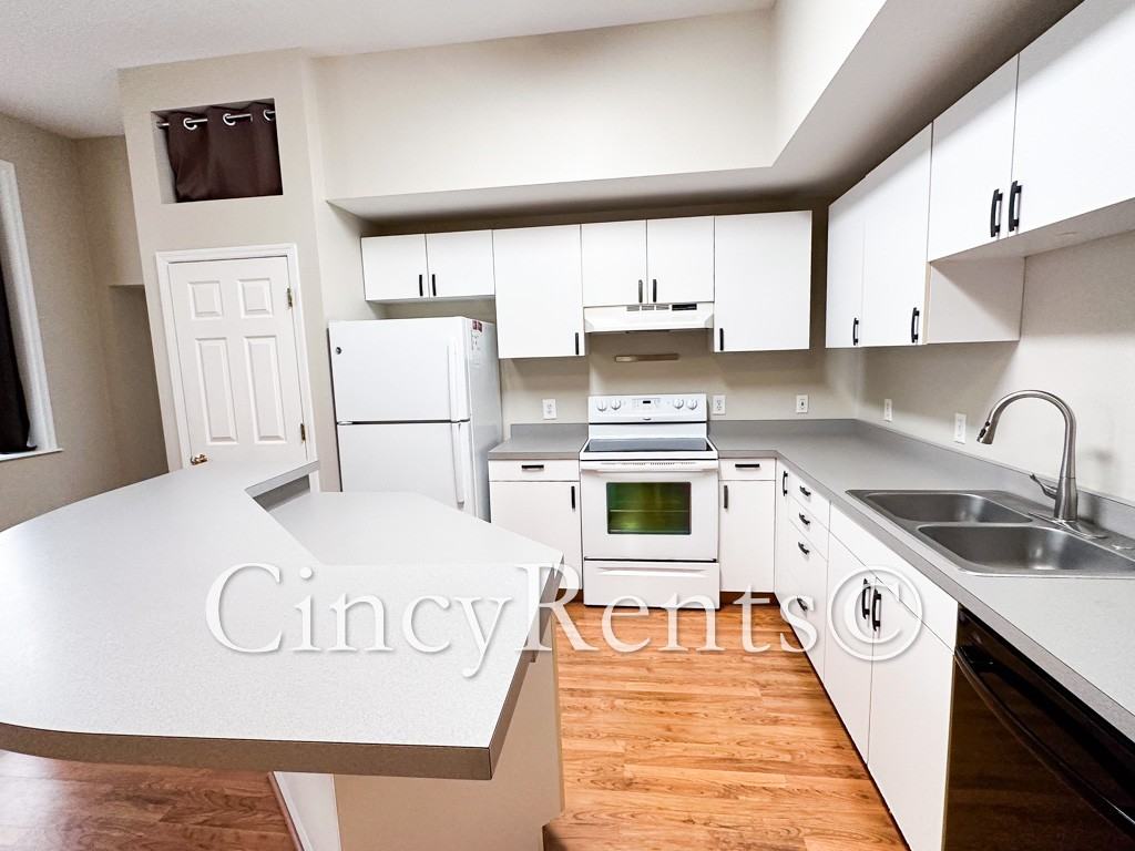 411 Clark St #4 - Photo 4 of 13
