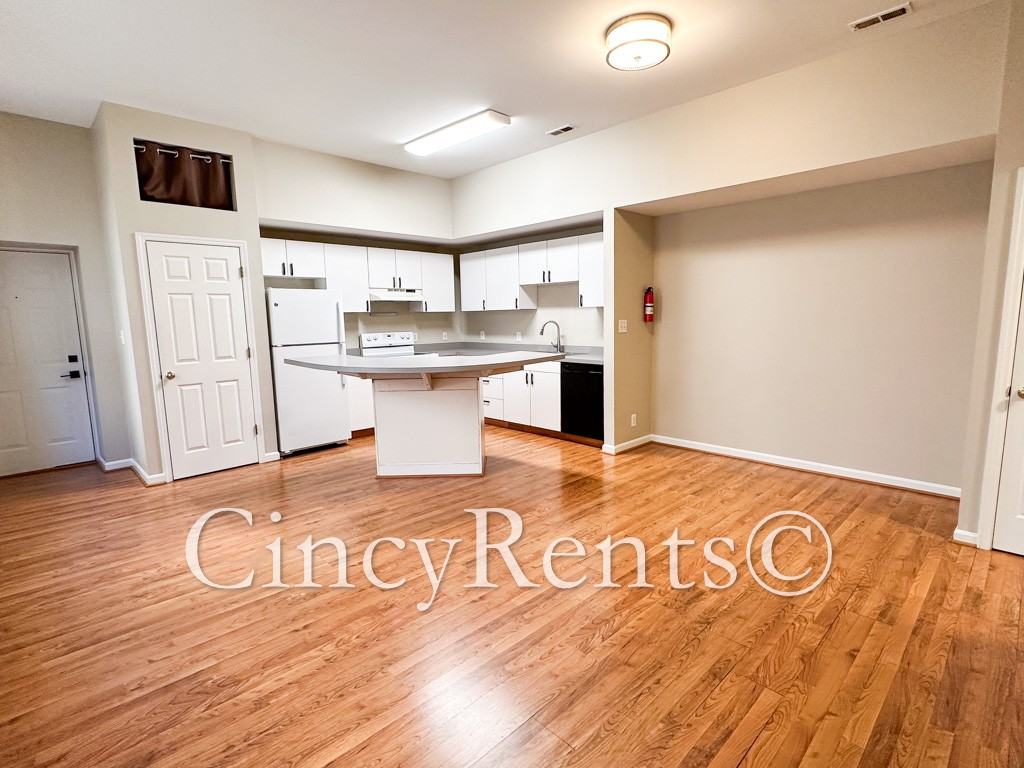 411 Clark St #4 - Photo 7 of 13