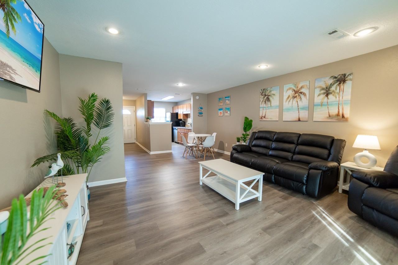 6300 Pinetree Ave #B - Photo 2 of 17