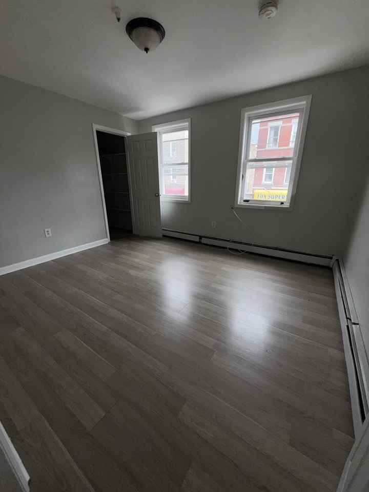 220 3rd St #3 - Photo 6 of 10