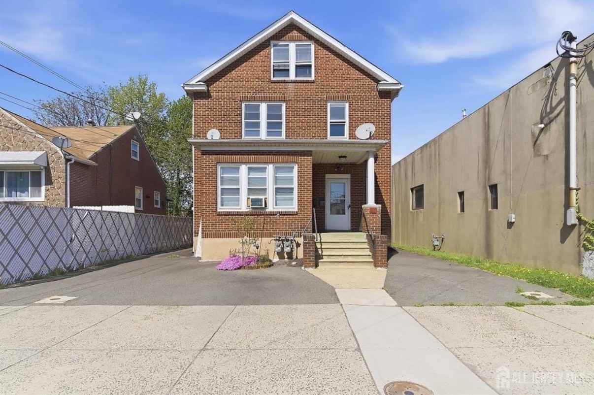 10 Garfield St #2 - Photo 5 of 17