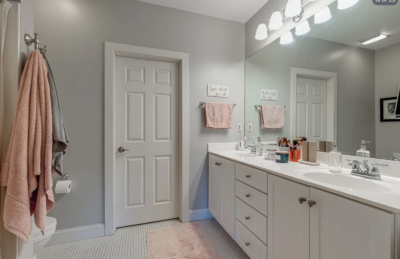 760 Wedgewood Park #203
