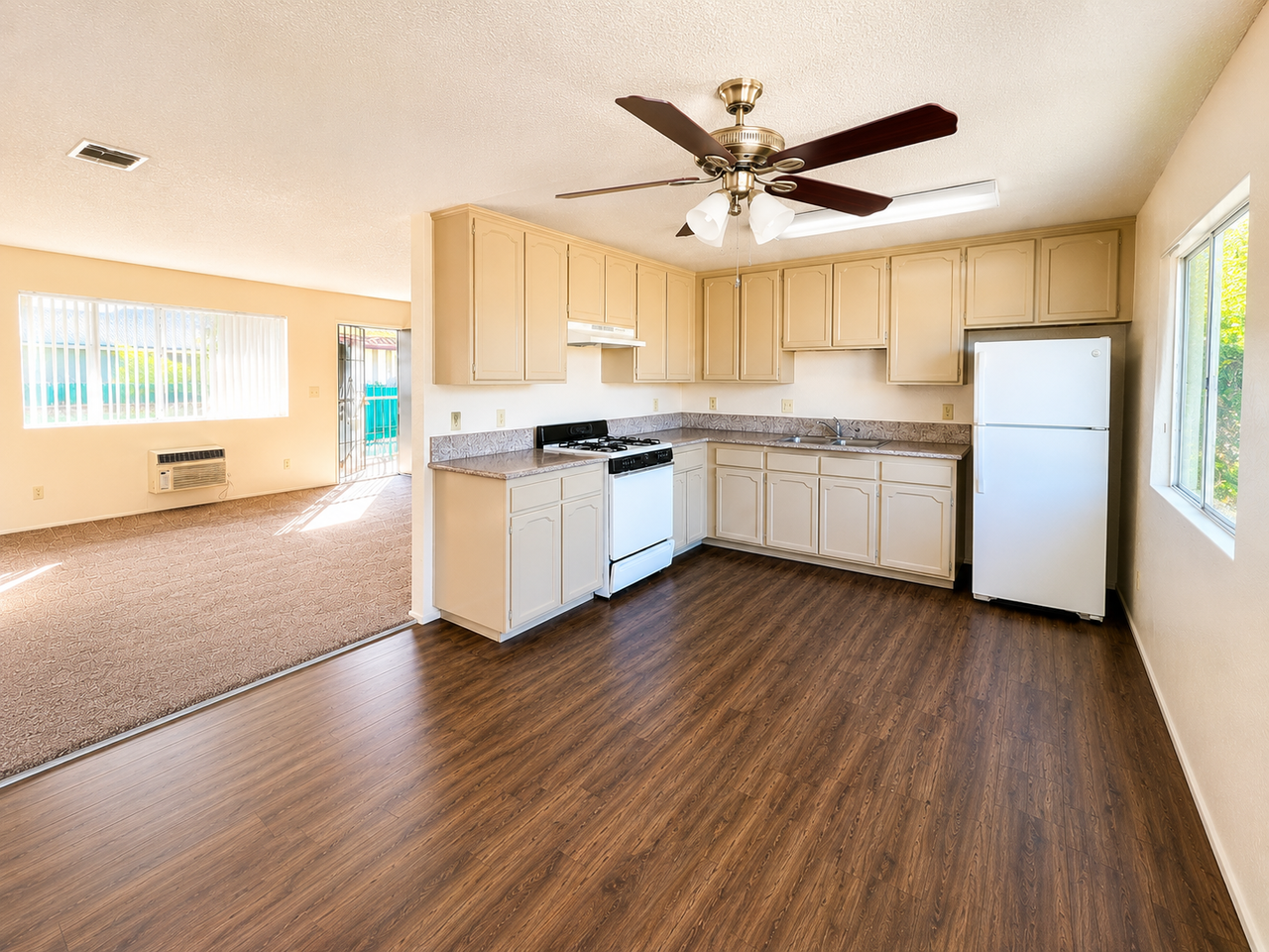 948 East Chase Avenue #H - Photo 3 of 14