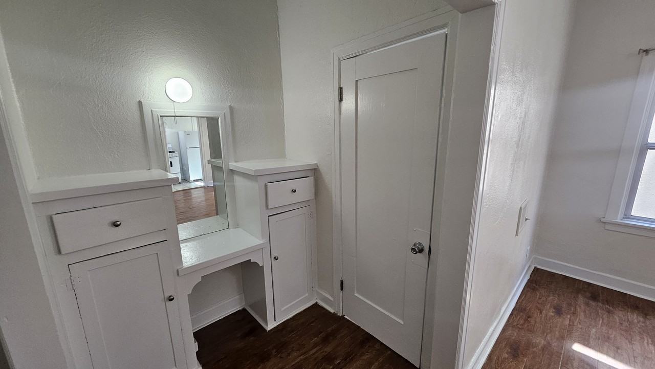 727 South Coronado Street #204 - Photo 3 of 7