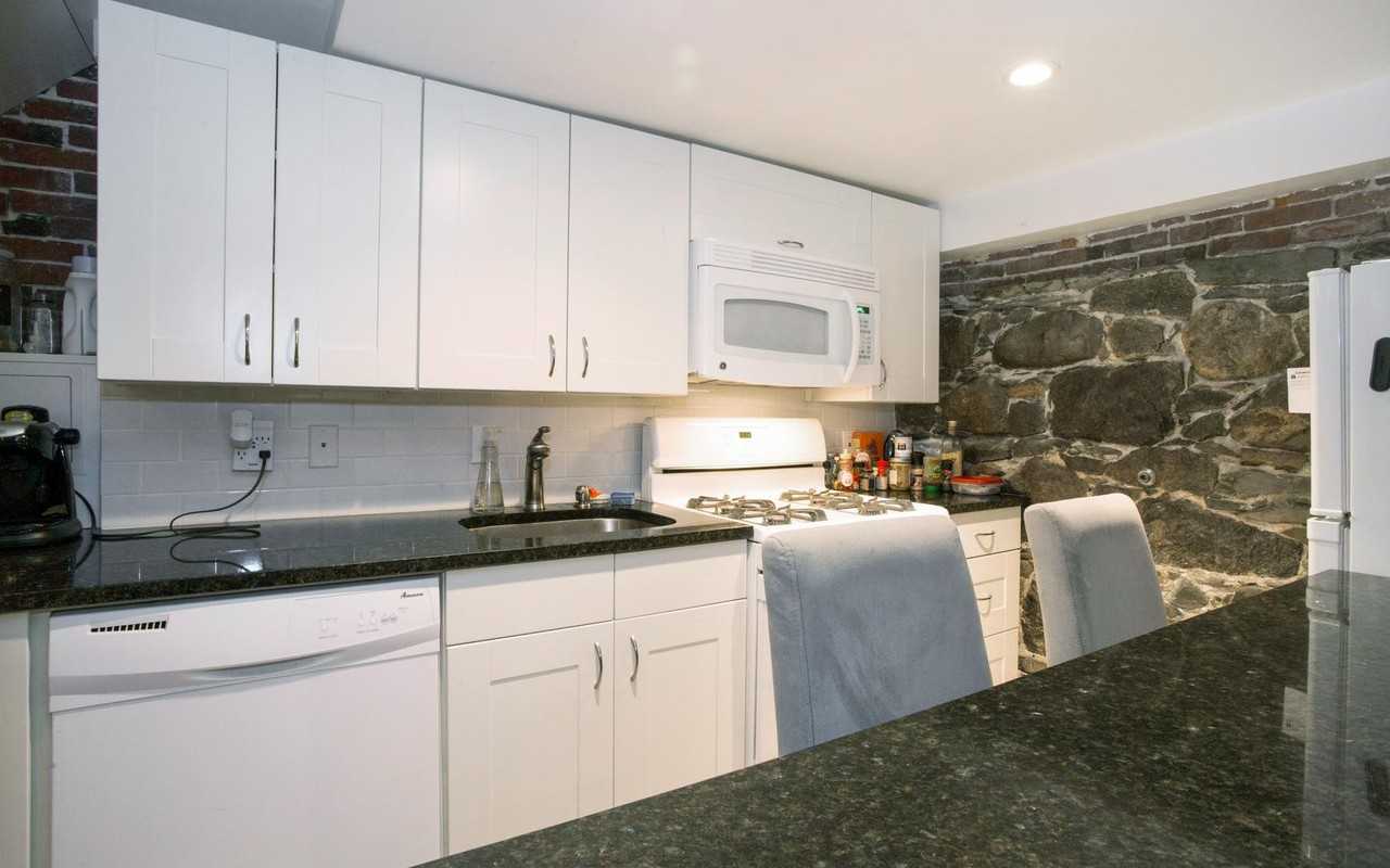 37 Grove St #1 - Photo 5 of 18