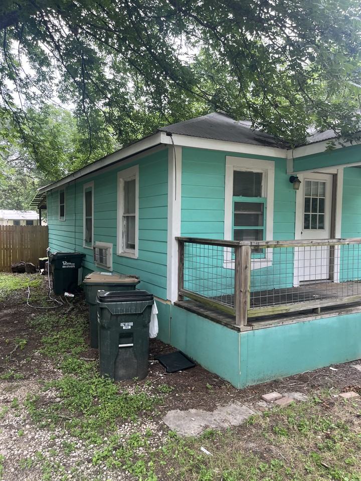 1019 W Martin Luther King Dr #NA - Photo 3 of 14