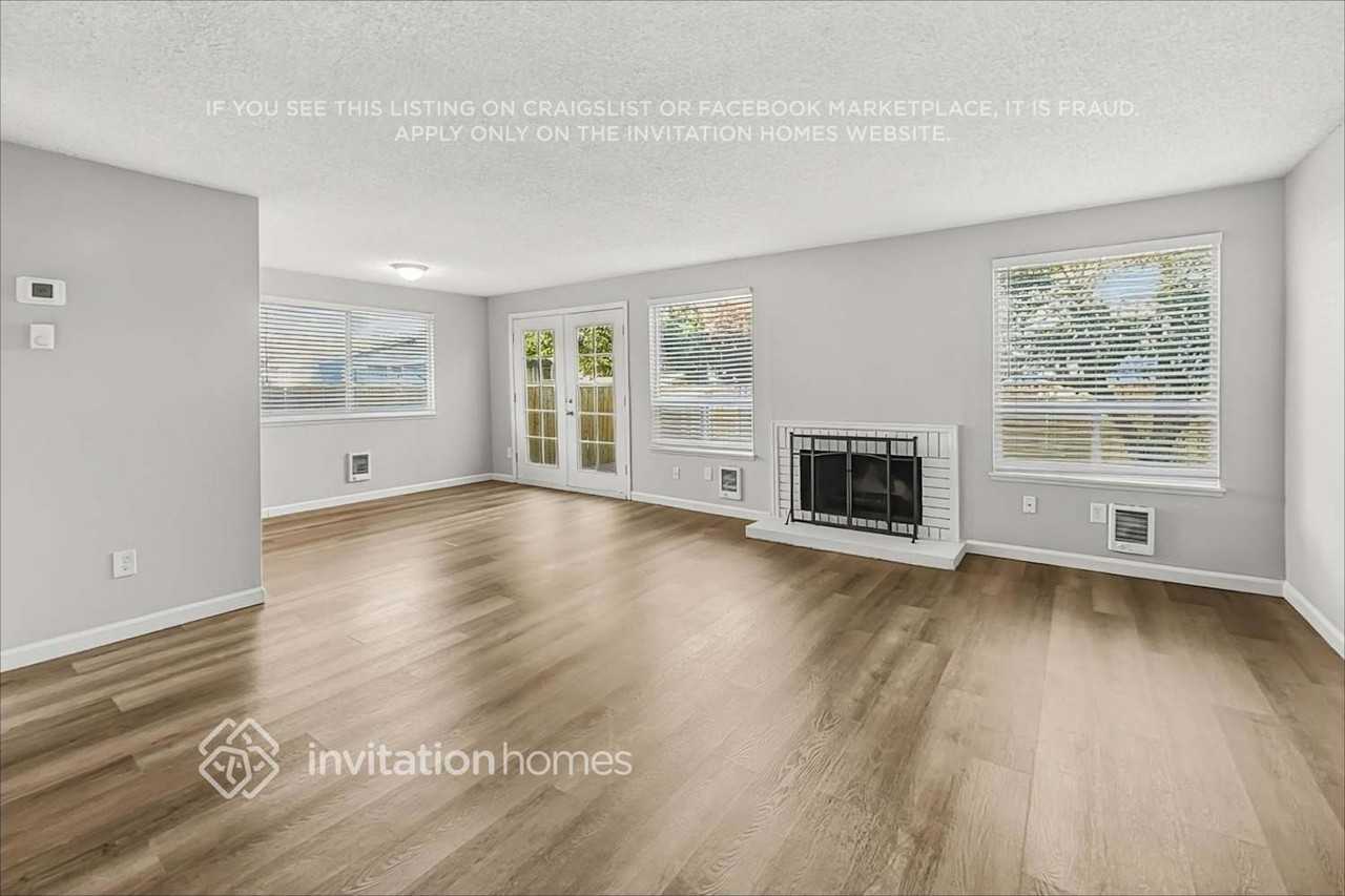 12428 42nd Ave Ne - Photo 4 of 19