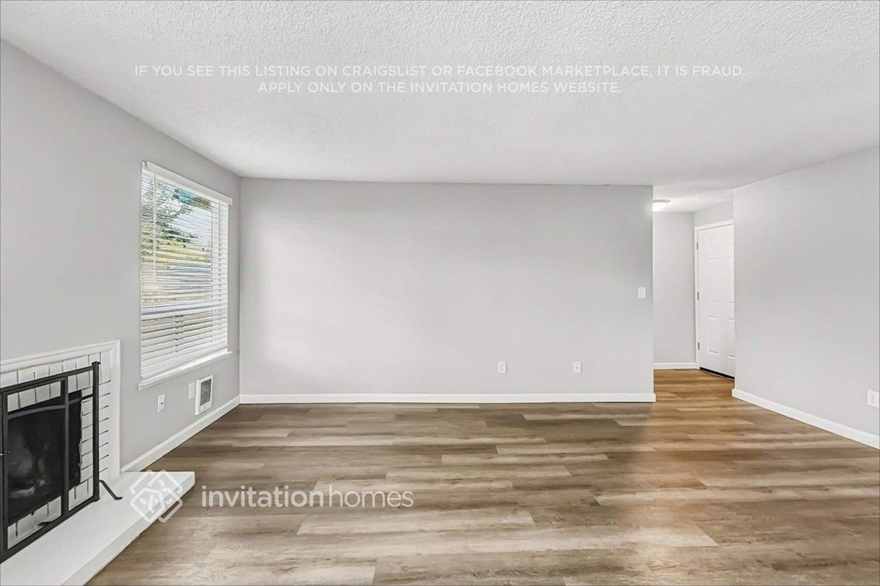 12428 42nd Ave Ne - Photo 5 of 19