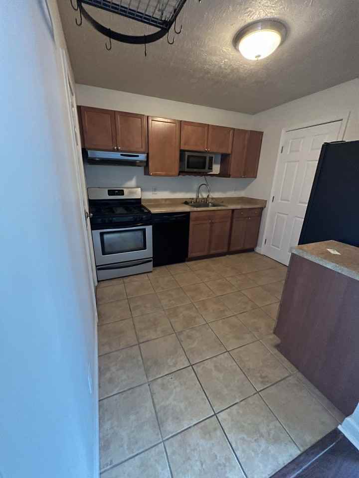 2701 Greystone Pl - Photo 3 of 4