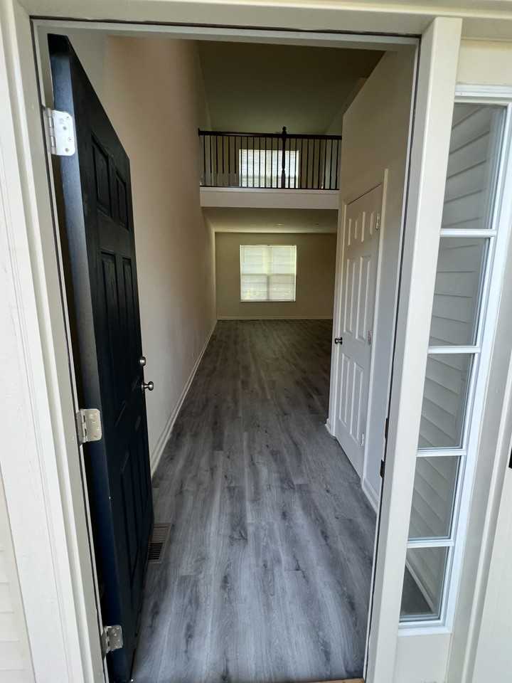 9864 Cummings St - Photo 3 of 13
