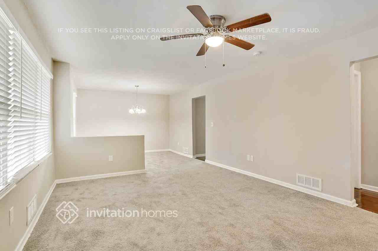2284 Headland Dr - Photo 5 of 25