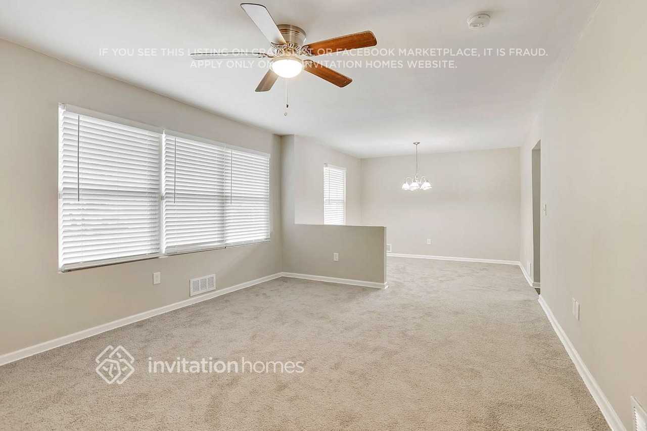 2284 Headland Dr - Photo 6 of 25