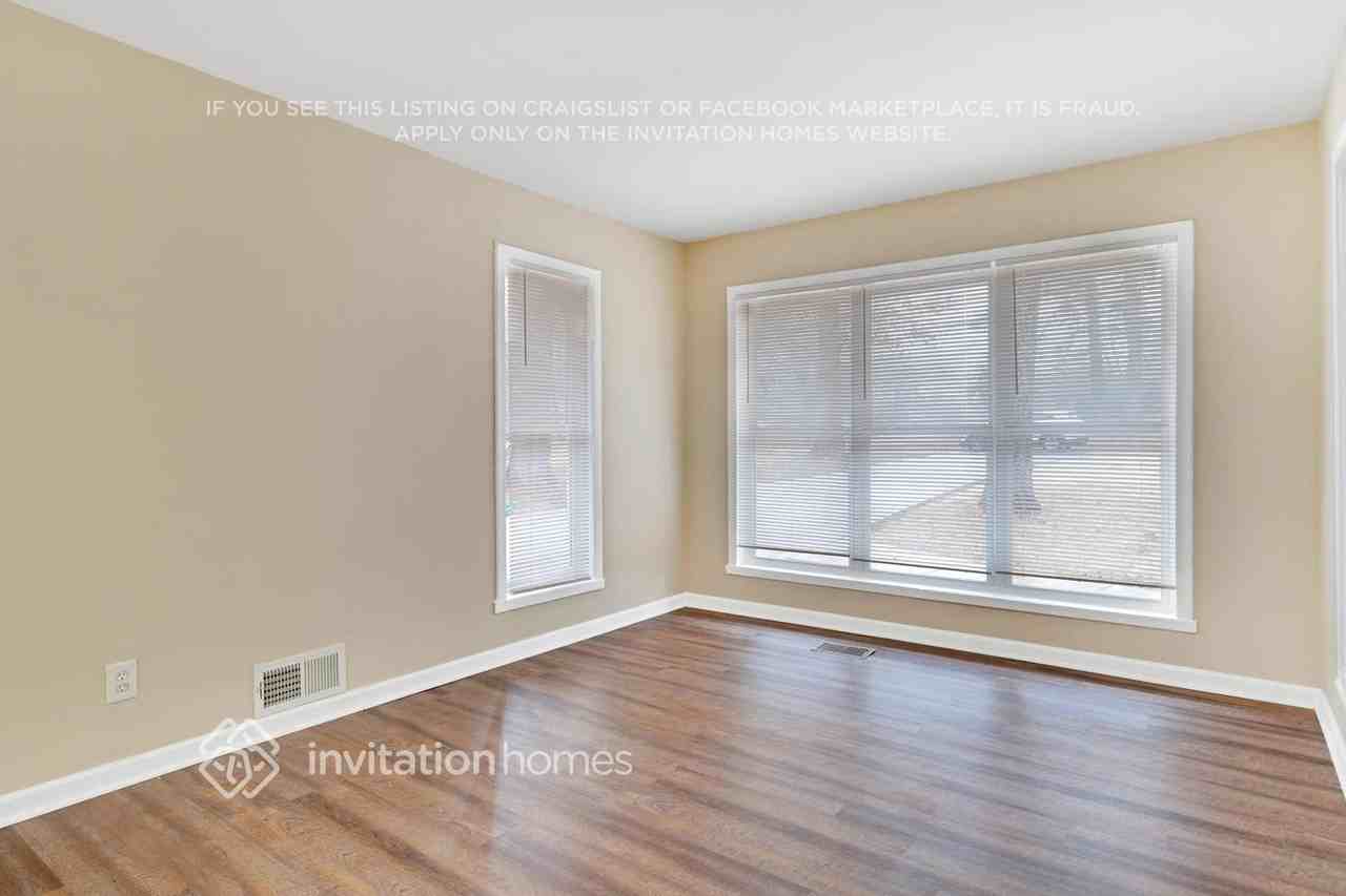 1421 Dennis Dr - Photo 2 of 14