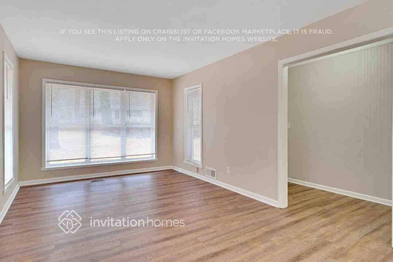 1421 Dennis Dr - Photo 3 of 14