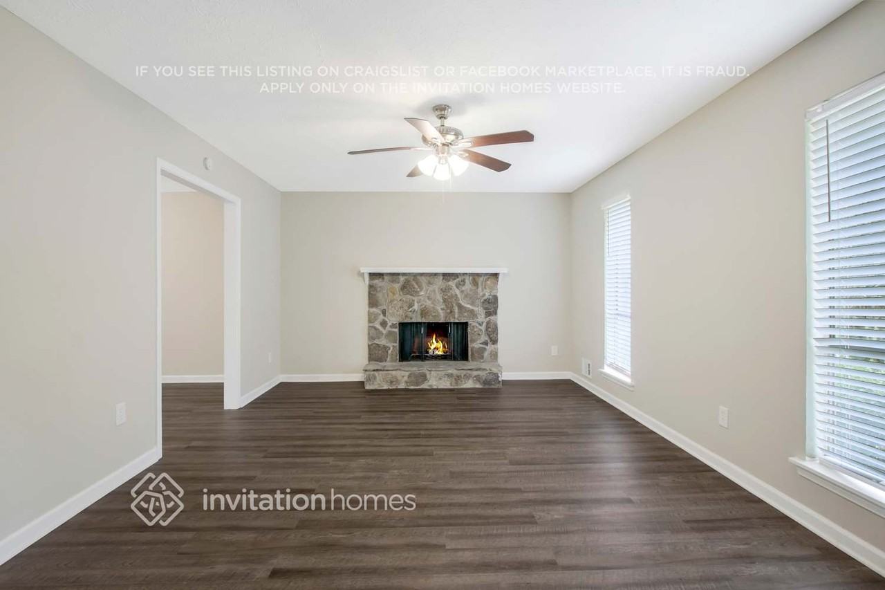 4421 Blackbirch Ln - Photo 3 of 24