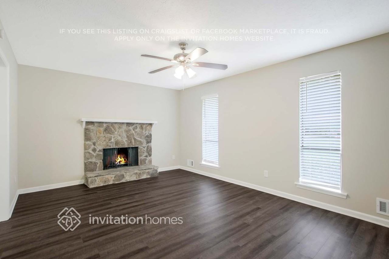 4421 Blackbirch Ln - Photo 4 of 24