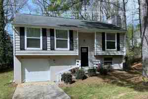 featured image of 5224 Martins Crossing Rd