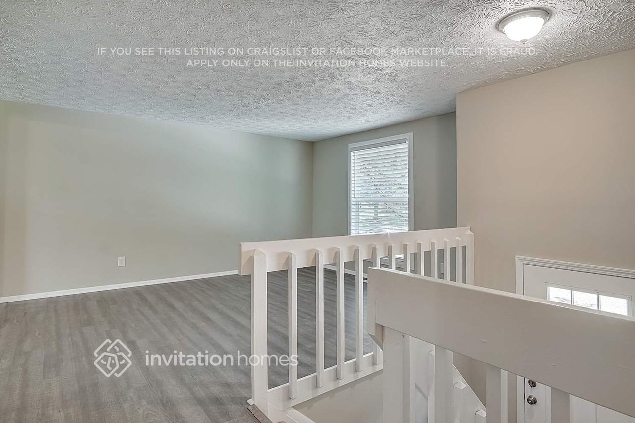 5224 Martins Crossing Rd - Photo 2 of 23