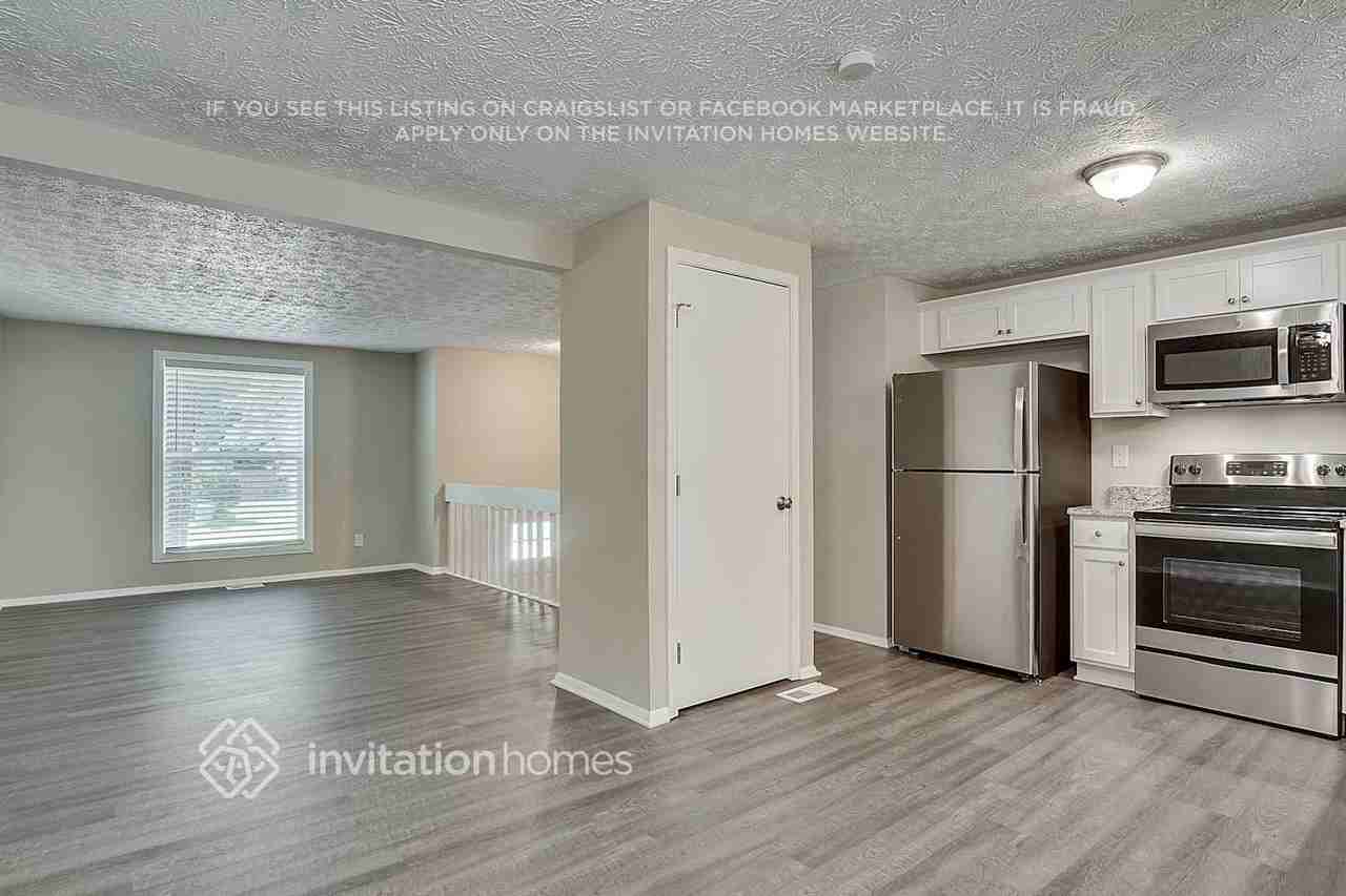 5224 Martins Crossing Rd - Photo 6 of 23