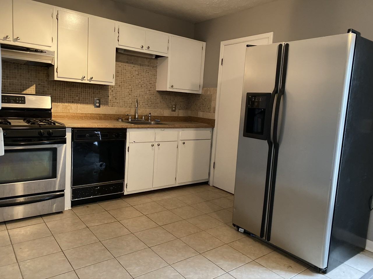 2275 Salt Springs Pl - Photo 3 of 3