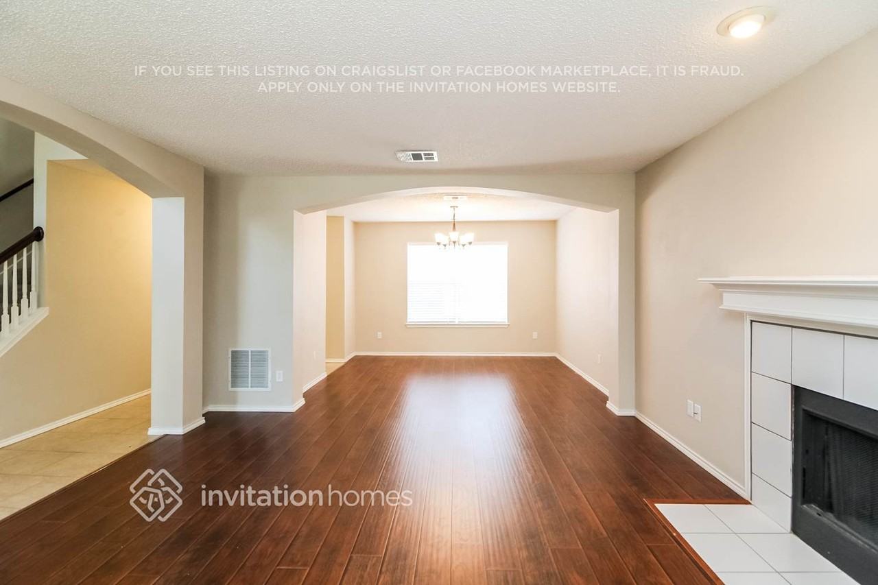 703 Meadowgate Dr - Photo 5 of 21