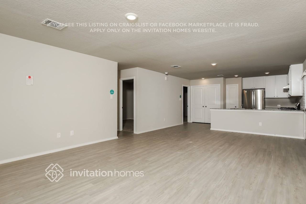 10554 Varmus Dr - Photo 5 of 17