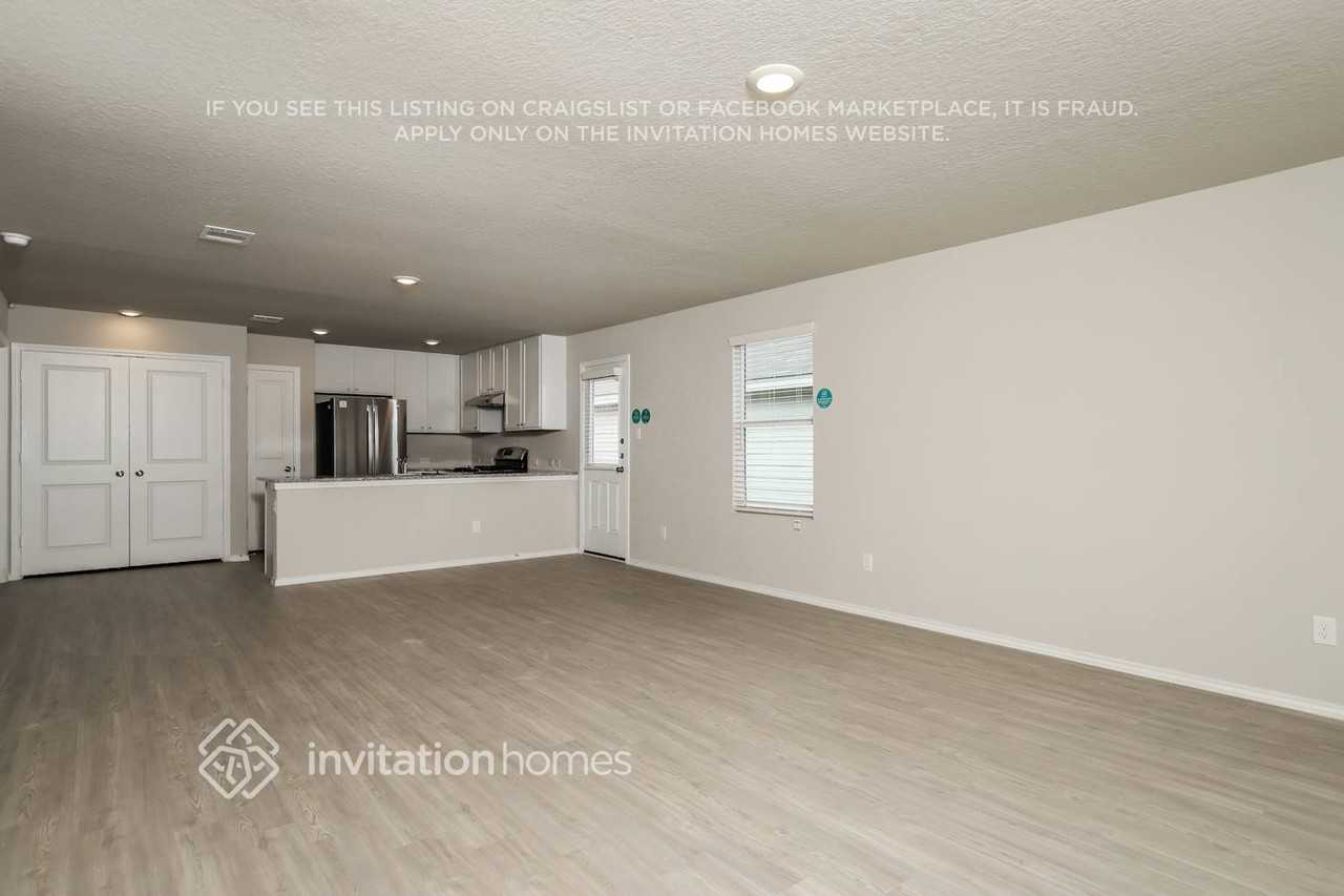 10554 Varmus Dr - Photo 6 of 17