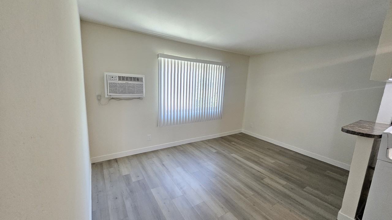 6842 Fulton Avenue #19 - Photo 4 of 10
